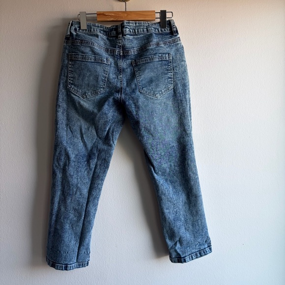 Suko Jeans in Light Blue Embroidered with Pink Floral Accents - Picture 2 of 5